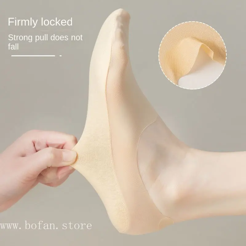 Fashion Girls' Ice Silk Boat Socks Summer Solid Cotton Invisible Thin Short Socks Silicone Non Slip Heel Comfortable Women Socks