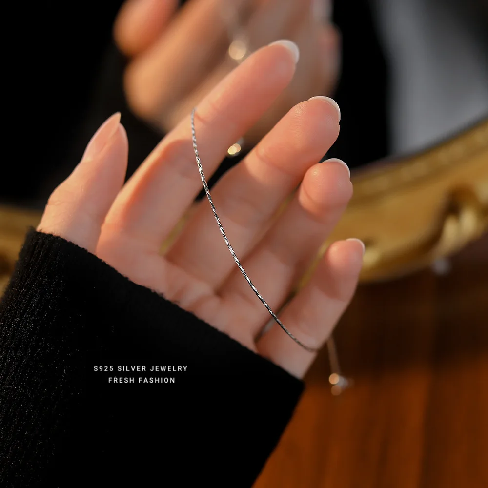 Женский браслет из серебра 925 пробы с разноцветными бабочками циркония