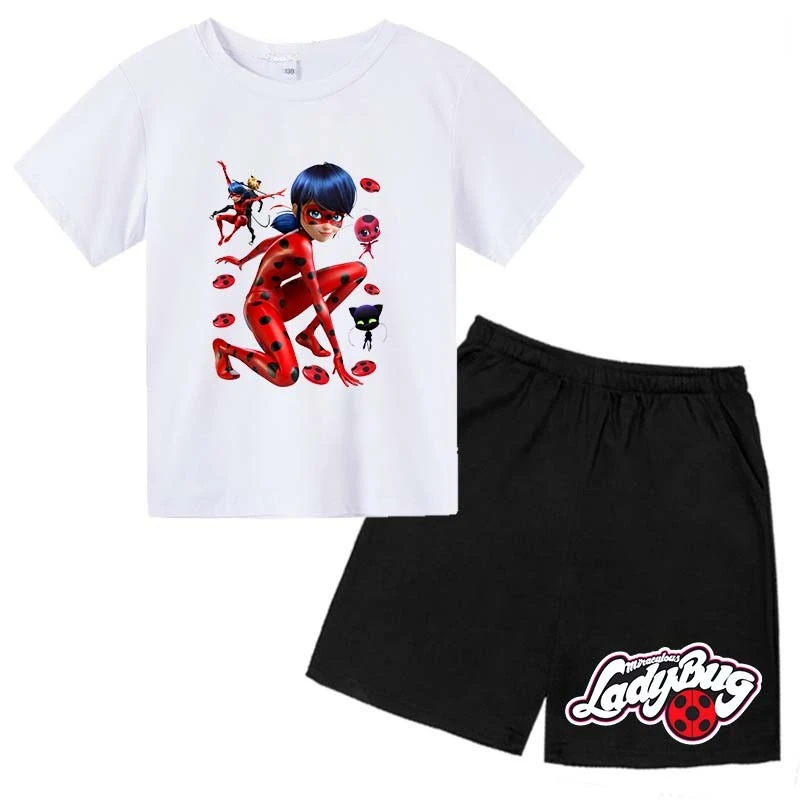 Футболка с коротким рукавом и шорты принтом божьих коровок