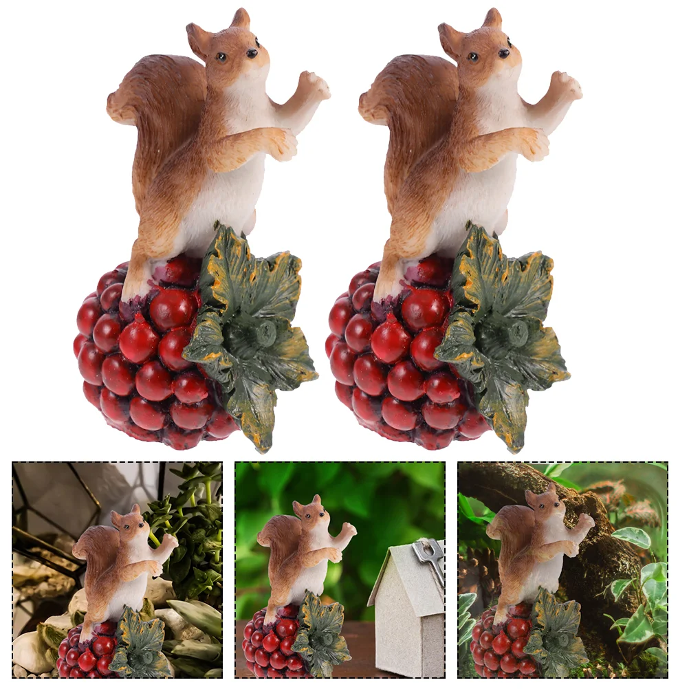 

2pcs Vivid Squirrel Figurine Adornment Resin Craft Fashion Desktop Ornament