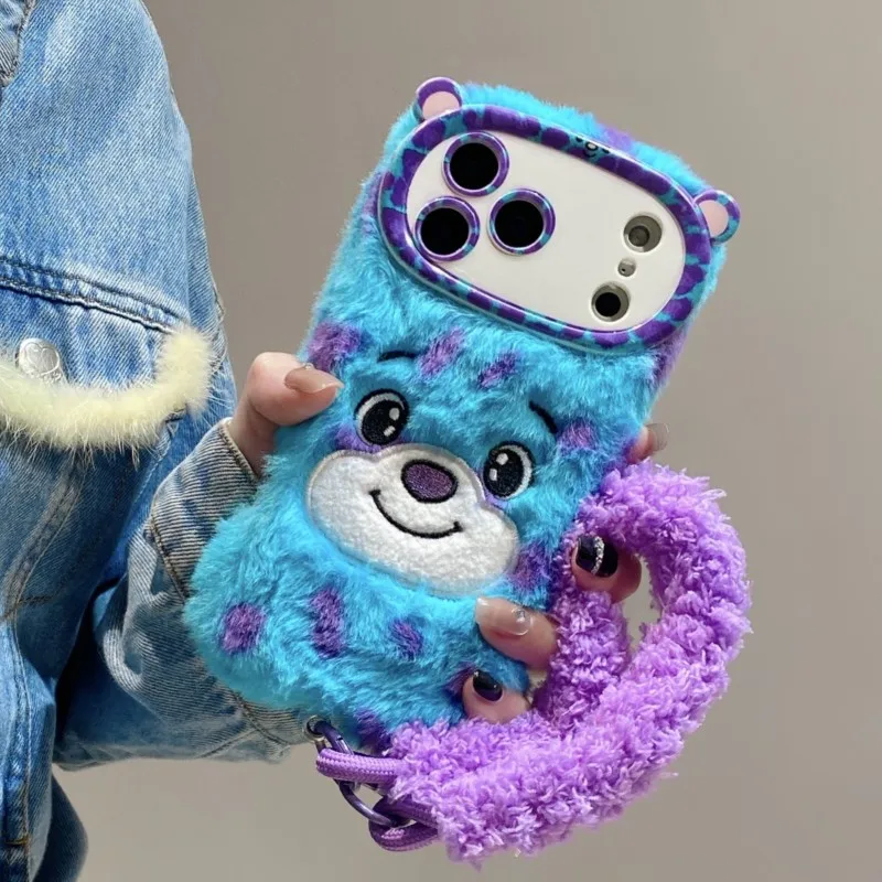 Фото Плюшевый 3D-чехол для телефона Disney Monsters Inc. Салли с пушистым ремешком на запястье для iPhone 17, 17 Pro, 16, 15, 14 Plus, 13, 12, 11 Pro Max, Air №3
