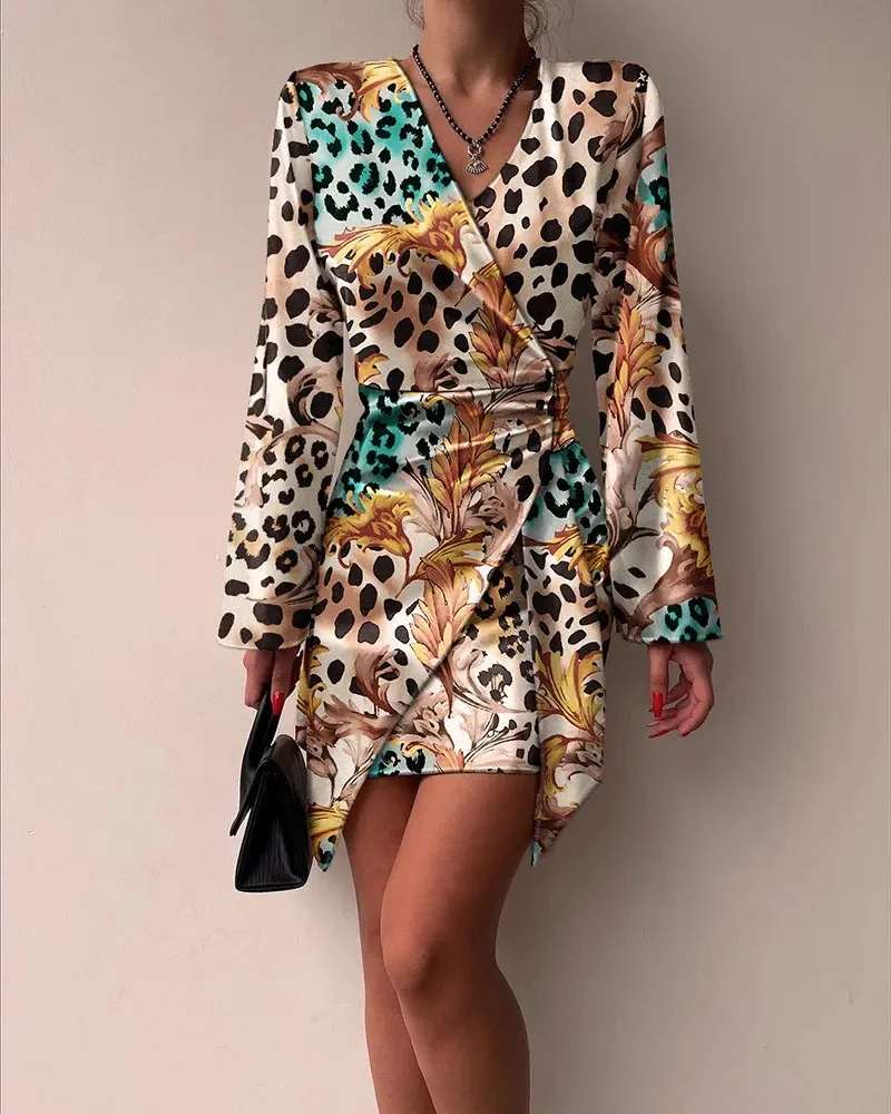 

Leopard Baroque Print Long Sleeve Wrap Dress