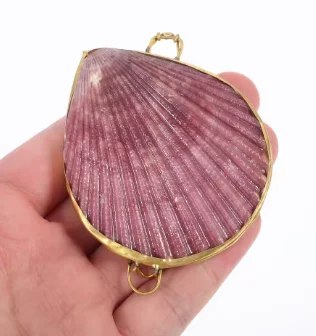 

Шкатулка для украшений из ракушек