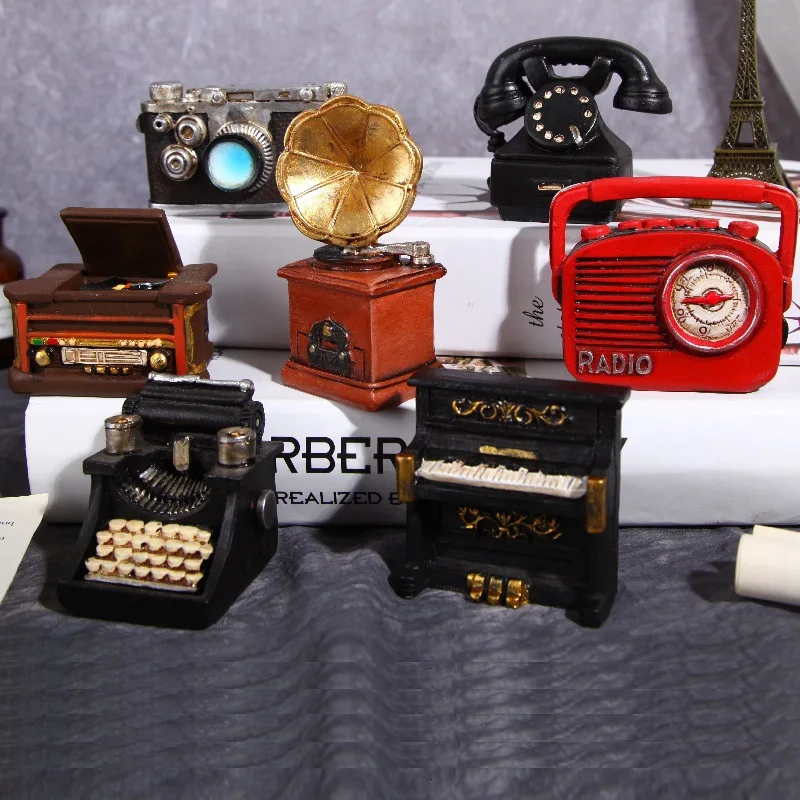 

Retro Nostalgic Resin Crafts Home Decoration Mini Gadgets Photography Props Gramophone Ornaments Crafts Jewelry Souvenirs Gifts