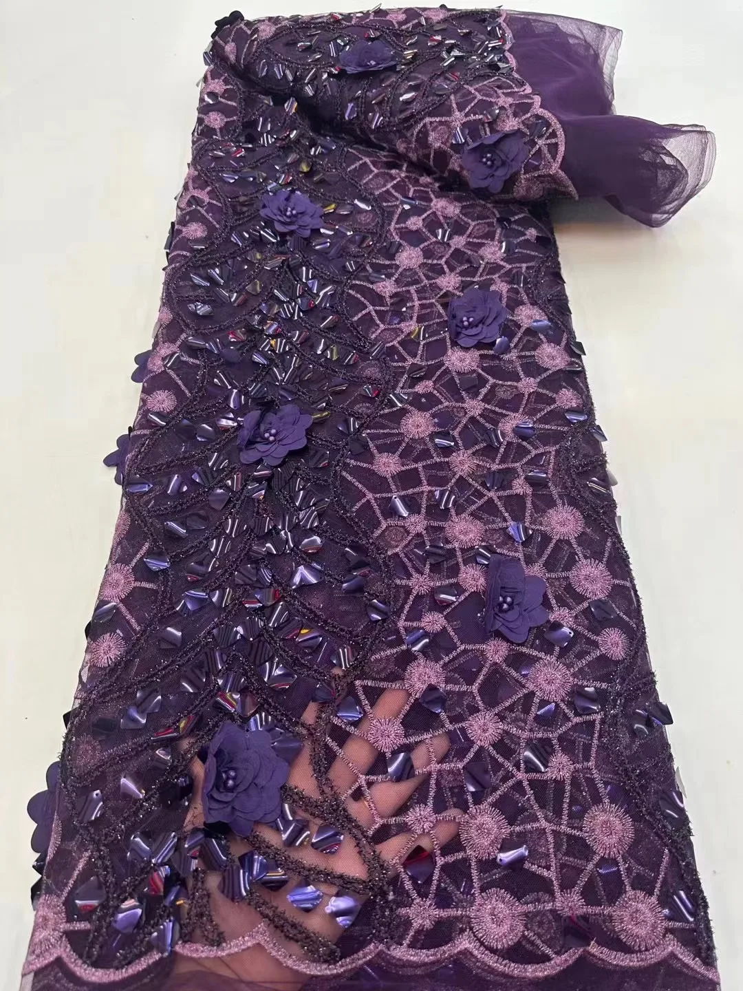 Рисунок 3 - 2023 кружевная ткань с 3D цветами и блестками