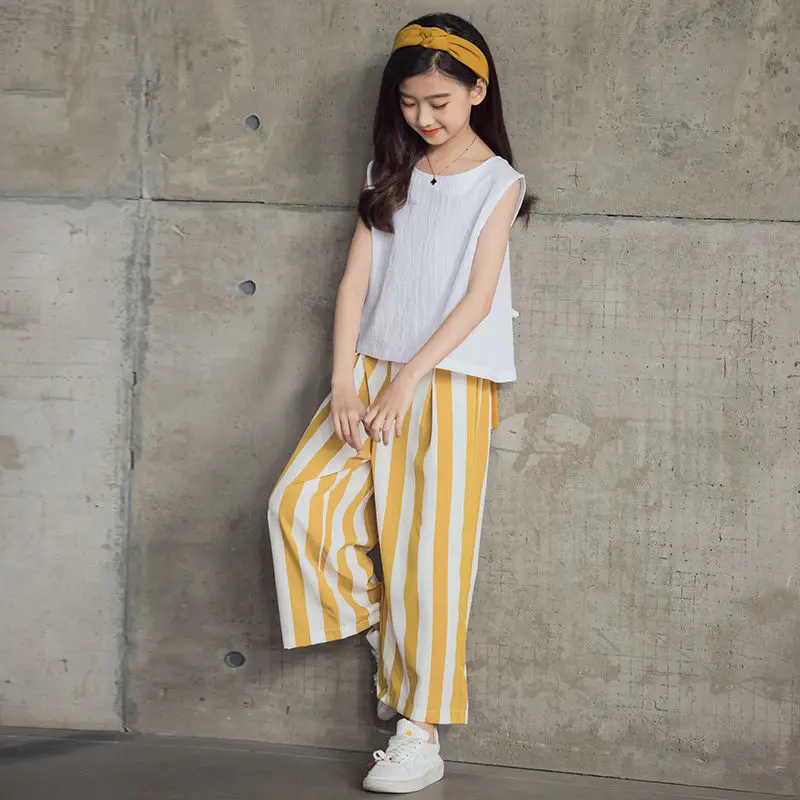 

Детский летний комплект из жилета и длинных брюк, на возраст 8-12 лет