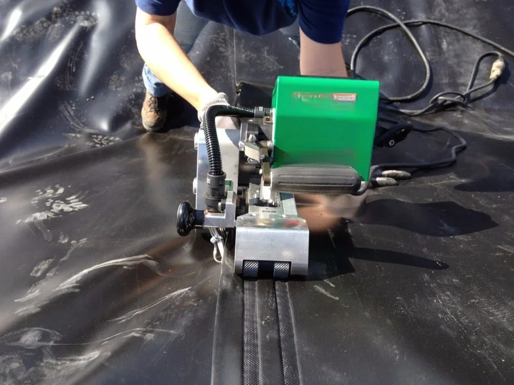 Пластиковый сварочный аппарат GW900 геомембрана из полиэтилена высокой плотности