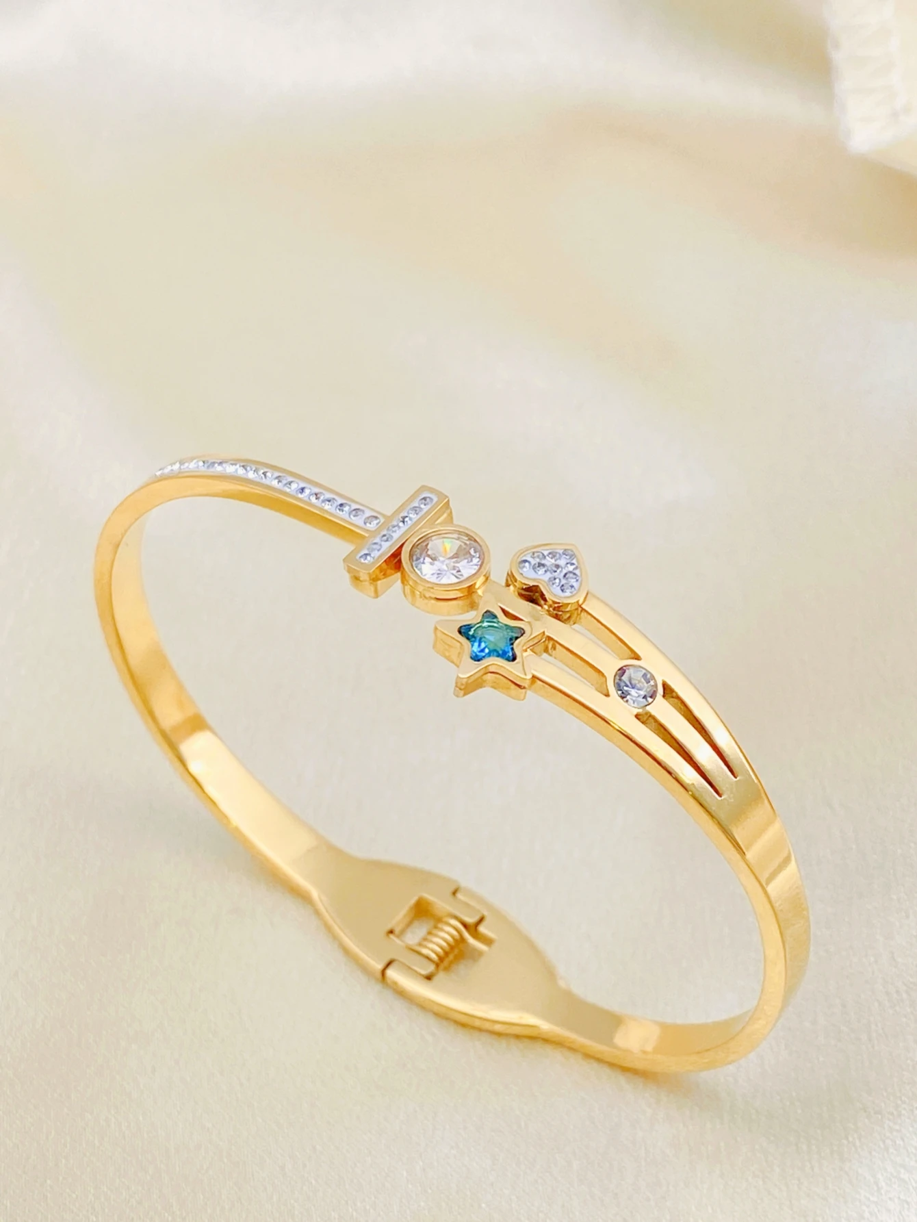 Модный женский браслет из титановой стали