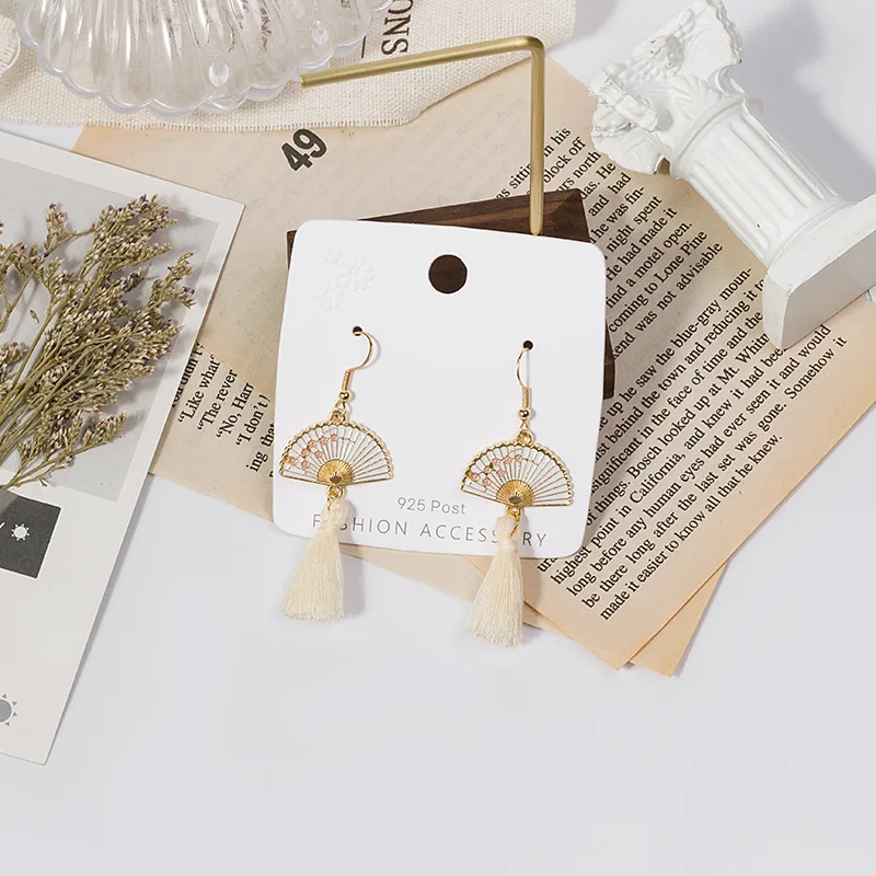 Ethnic Hollow Fan Shaped Earrings for Women Vintage Chinese Wedding Party Jewelry Tassel Pendant Earclip Children Gifts