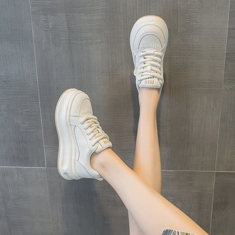 Женские кроссовки из натуральной кожи на очень толстой подошве 7 см