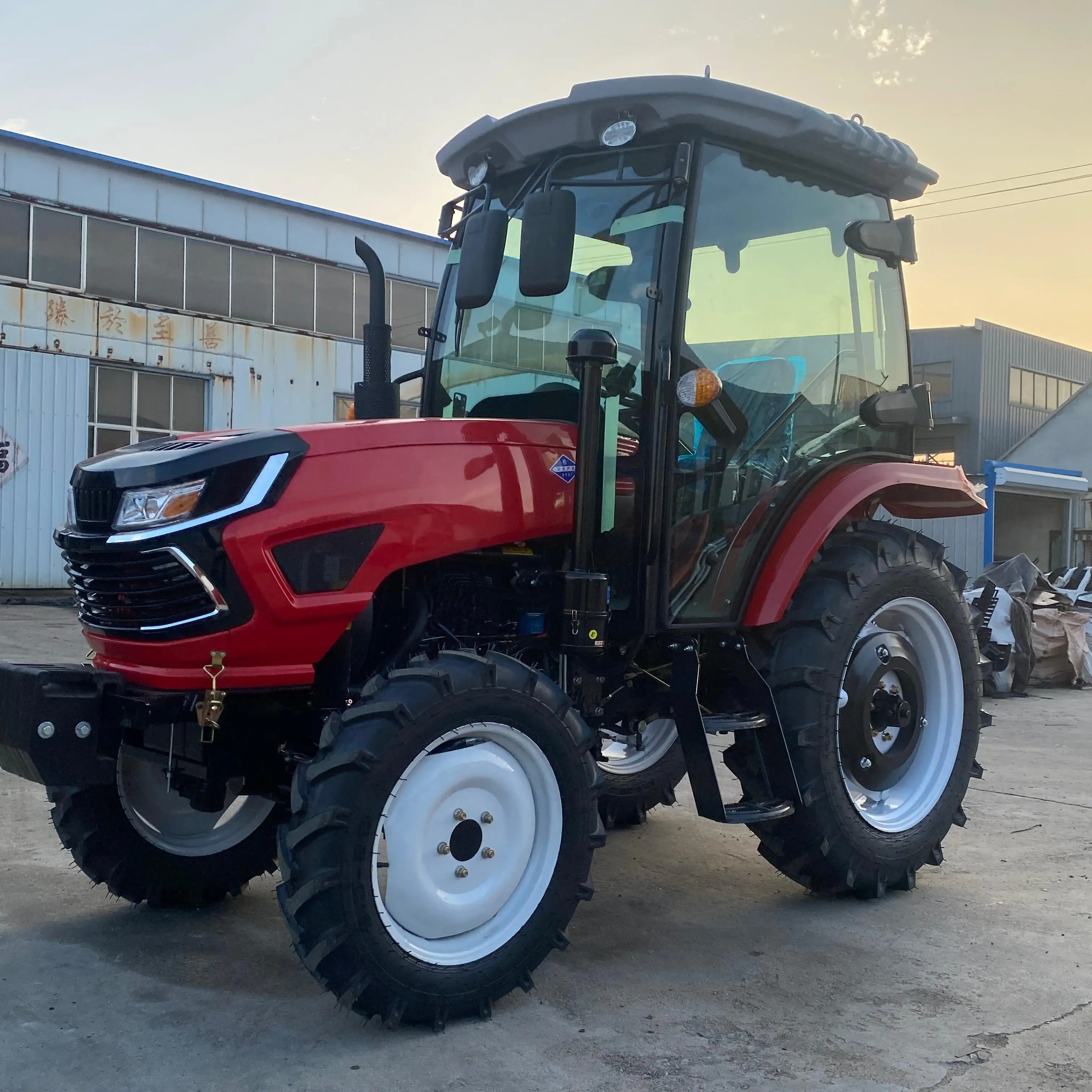 Фото Компактный трактор 504 50HP 4WD, малогабаритный дизельный колесный трактор 4x4 для обработки садов, овощных ферм и культивации. №1