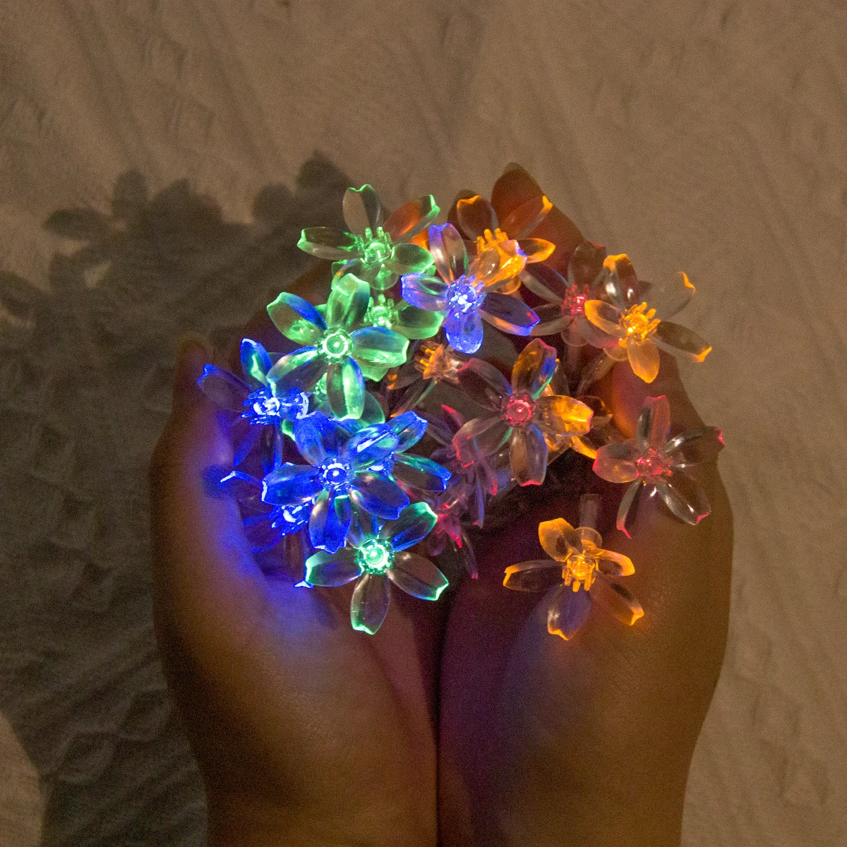 Светодиодная гирлянда с цветами вишни 1 5/2 м