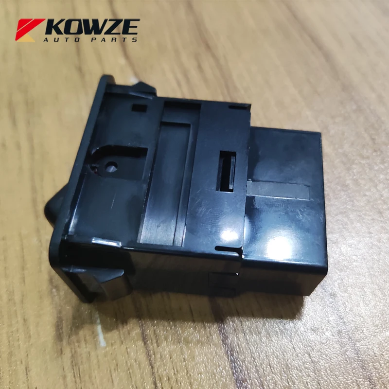 

HAZARD WARNING LAMP SWITCH for MITSUBISHIL L200 II 1986-1995 K01T K01T K03T K04T L300 L400 P01V P02V P05V P15V MB561722 MB603113