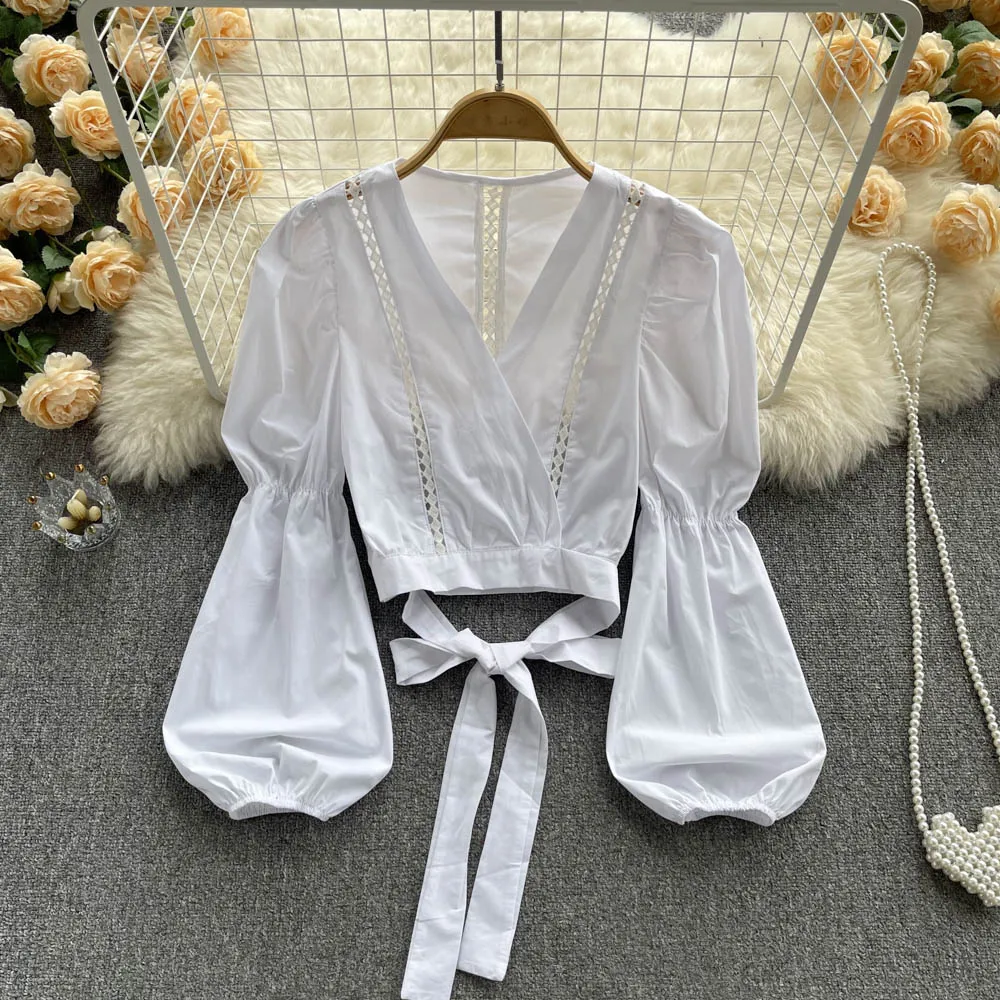 

Женская рубашка с длинным рукавом-фонариком и V-образным вырезом