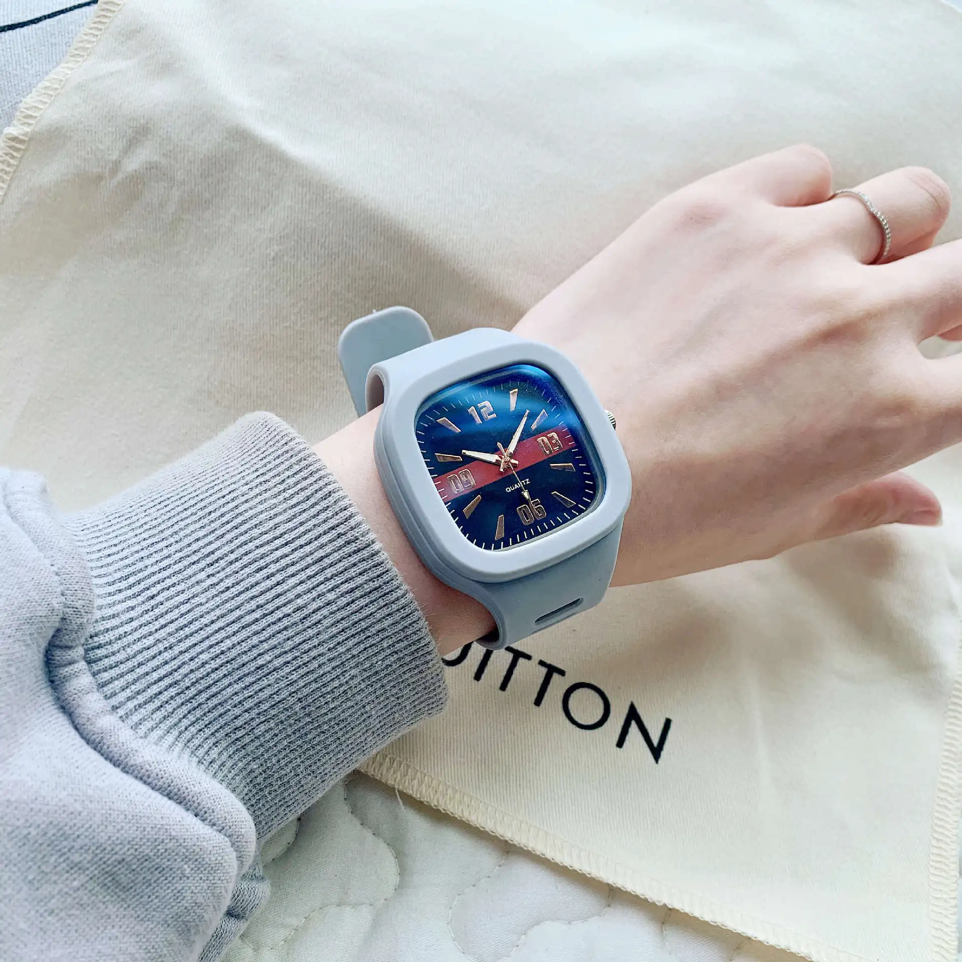 

2022 New Fashion Simple Women Watches Student Watch Silicone Strap Quartz Wrist Watch For Girl Female Relogio Feminino Zegarki