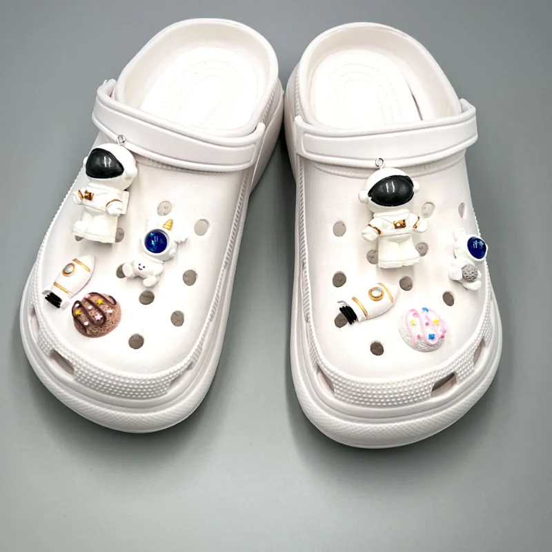 8Pcs/Set Lovely Outer Space Astronauts Sandals Shoe Charms Accessories  Diy Shoe Decoration For Croc Jibz Kids X-Mas Gift