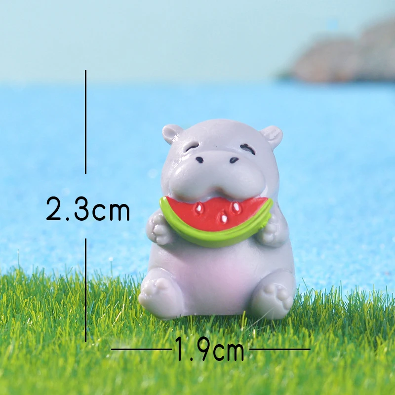 

Мини-фигурка бегемота из полимера