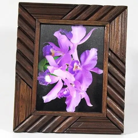 

Single Teak Tree Photo Frame Decorative Gift Model 3