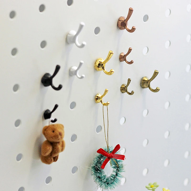

2pcs 1:12 Doll house Miniature Clothes Coat Hook Rack Metal Wall Hanger Doll house Bathroom Accessories