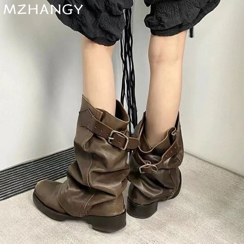 Женские кожаные высокие сапоги модная обувь до колена на плоской подошве женские