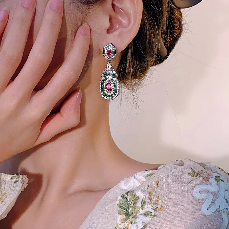 Фото Роскошные серьги из цельной платины 18K PT950 с сертификатом, новые, с настоящим красным корундом, в дворцовом стиле, высококачественные, для женщин. №5