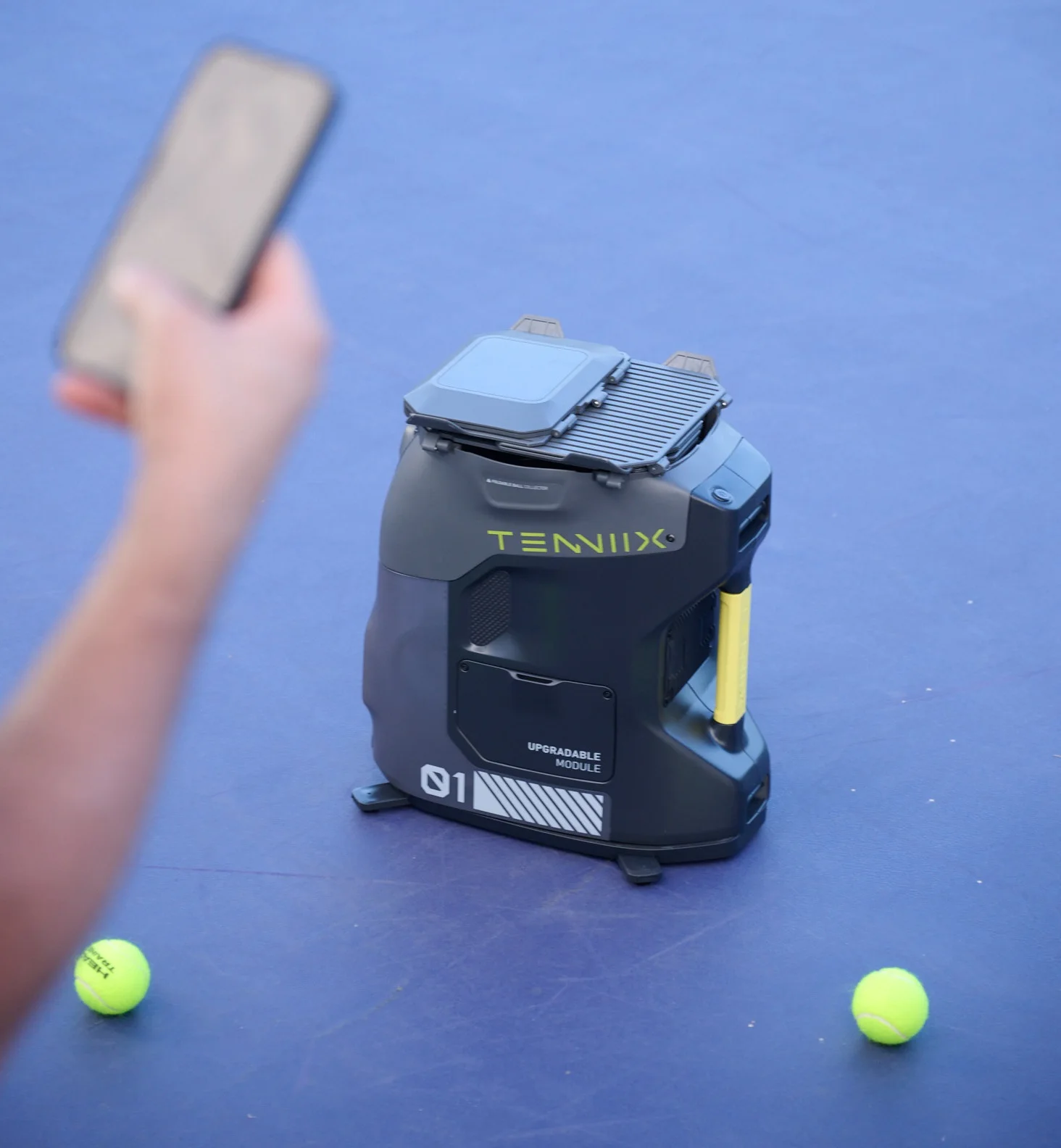 Фото Портативная теннисная машина для подачи мячей Tenniix с голосовым управлением и функцией тренировки. №5