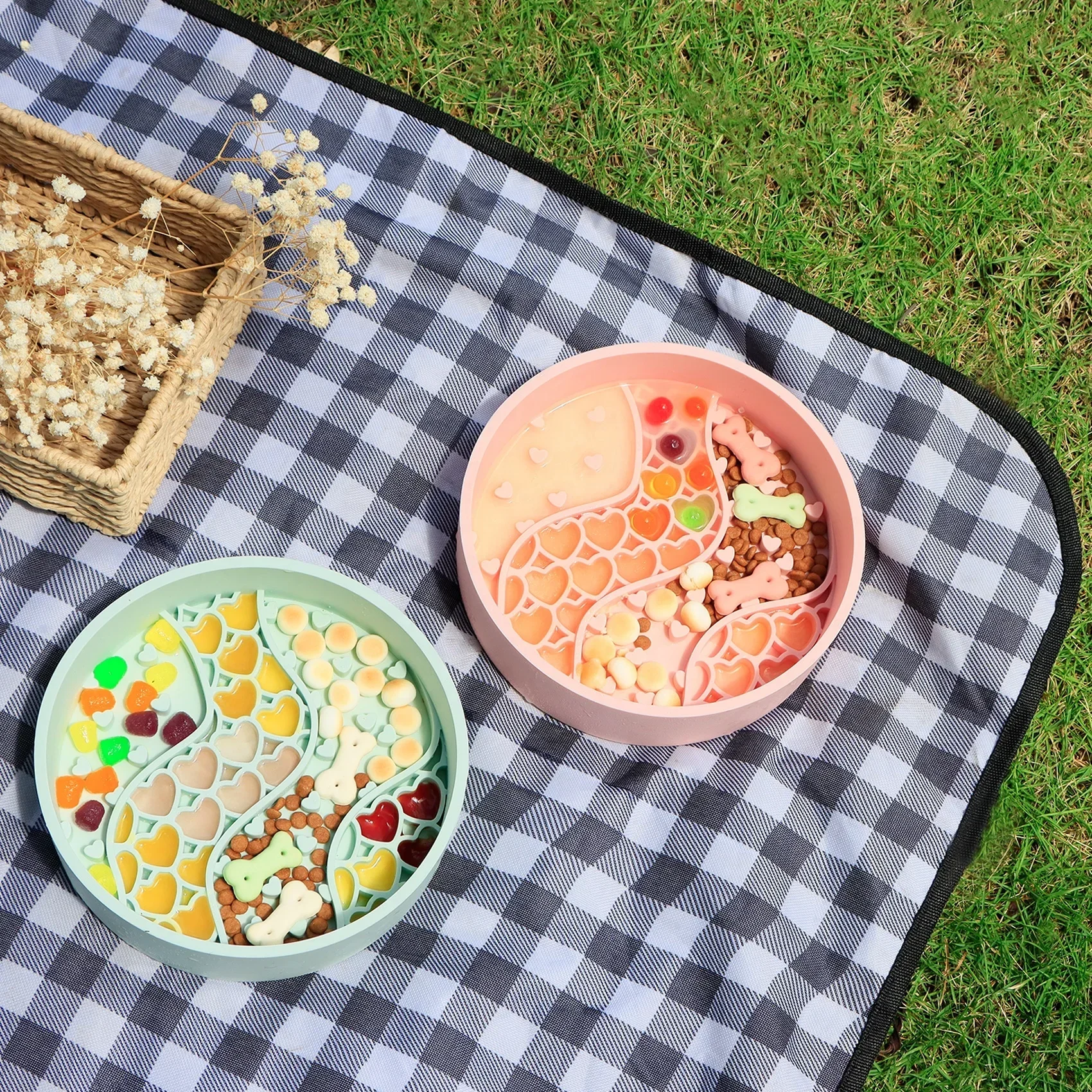 Новый продукт 2 в 1 коврик для лизания и силиконовая миска собак водная еда