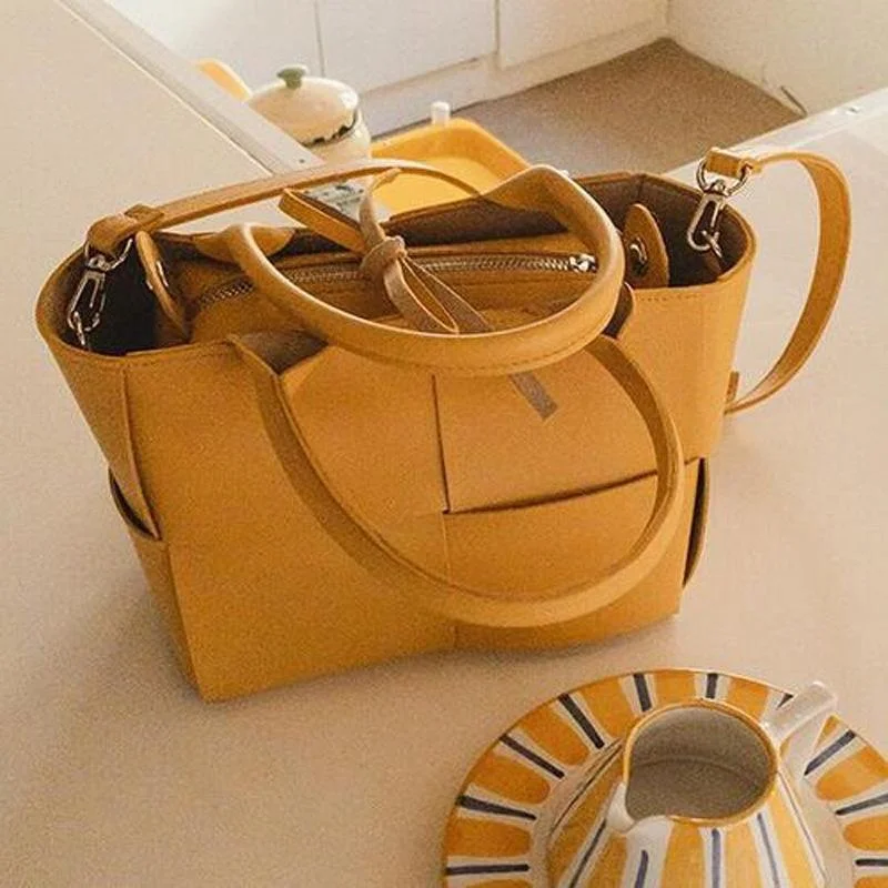 

NEW 2022 Trend Fashion Woven Handbags And purses pu Leather Shopper Tote Bag Luxury Designer Beach Shoulder Bag For Women