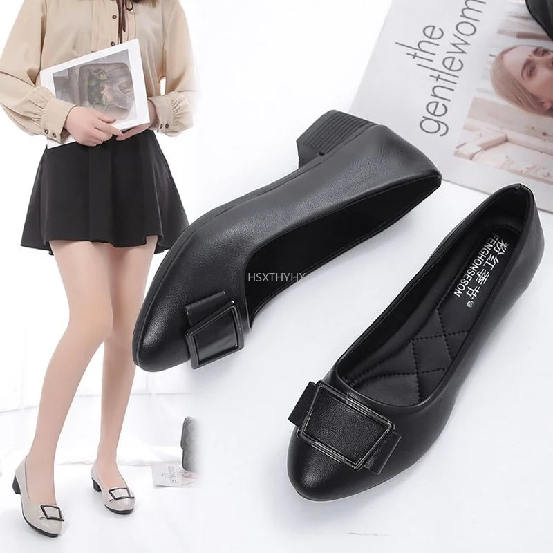 

Туфли женские демисезонные кожаные с острым носком, на среднем каблуке