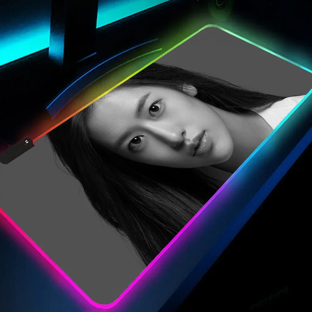 1 шт. знаменитый Kpop Group IVE An YuJin XXL RGB игровые коврики для мыши HD черная искусственная