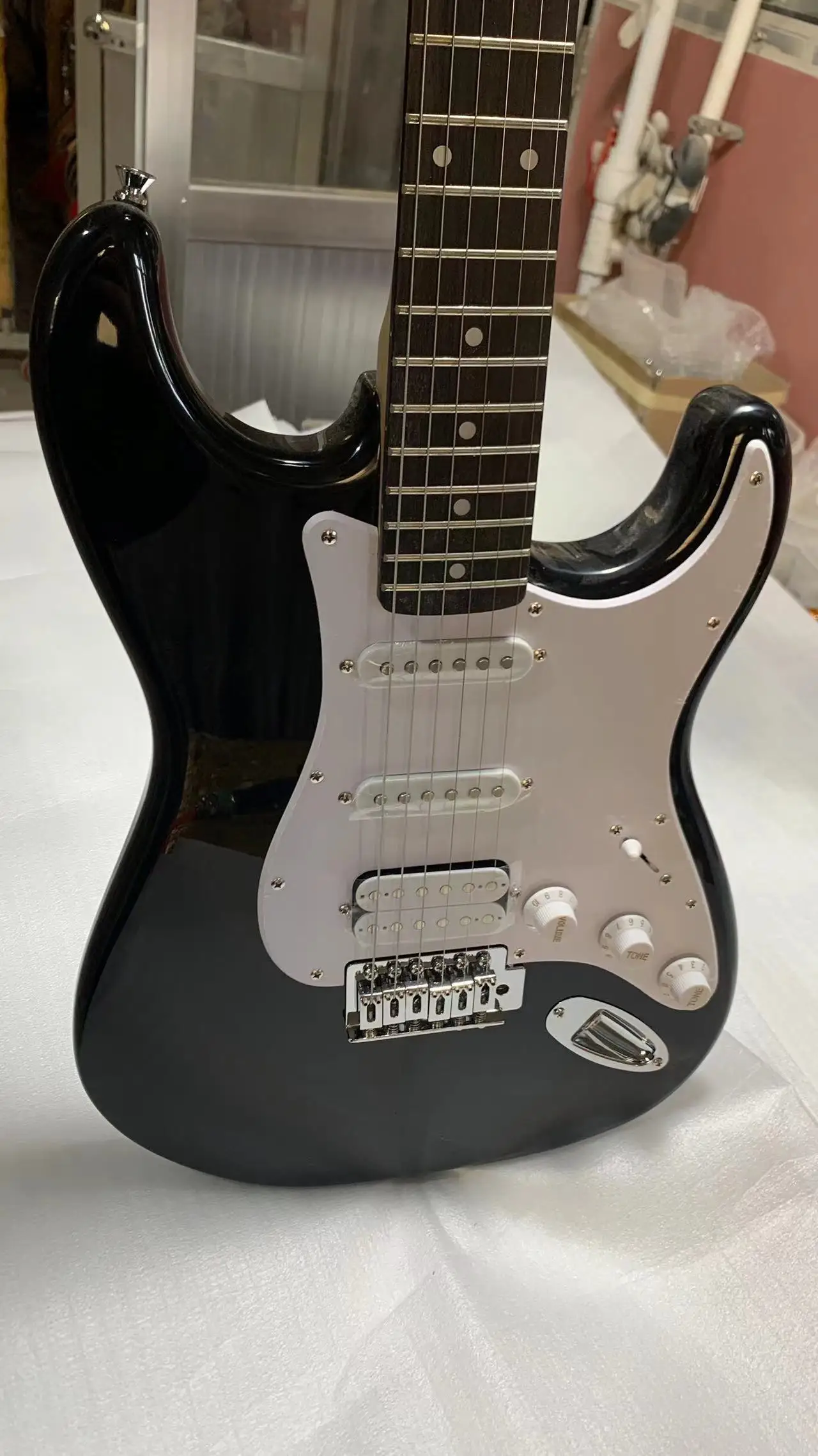 6-струнная электрогитара ST корпус фортепиано из бисера таймбре очень хорошее