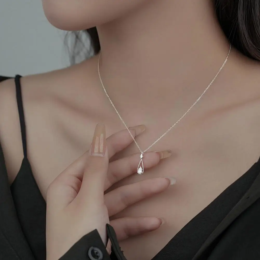 

1pcs French Vintage Shining Zircon Water Drop Pendant Necklace Fairy For Female Simple Clavicle Chain Necklace Jewelry Gift L2W3