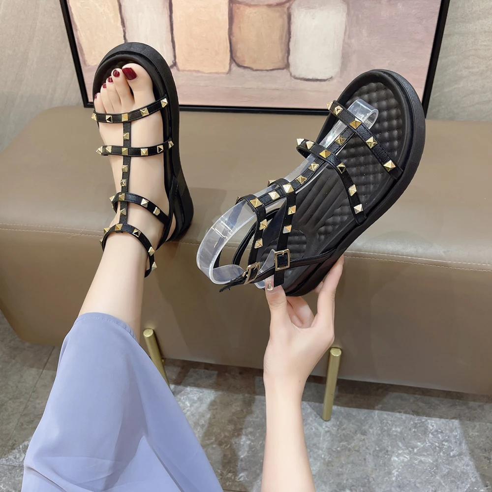 2022 Sandals Ladies Shoes Summer Clear Heels Med Muffins shoe Buckle Strap Suit Female Beige All-Match New Comfort Clogs Studded