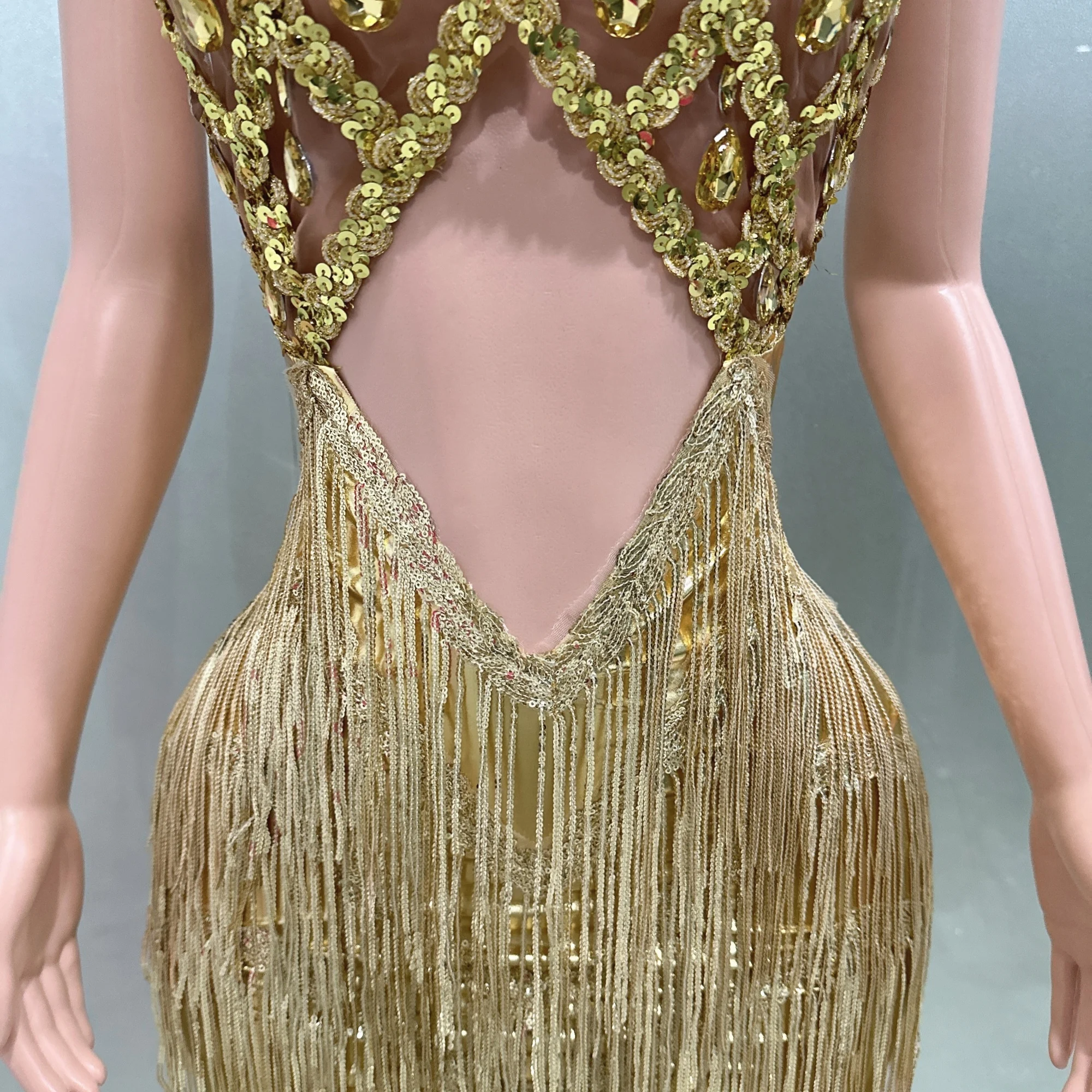 Блестящее женское платье с золотыми кисточками сексуальное мини-платье лямкой