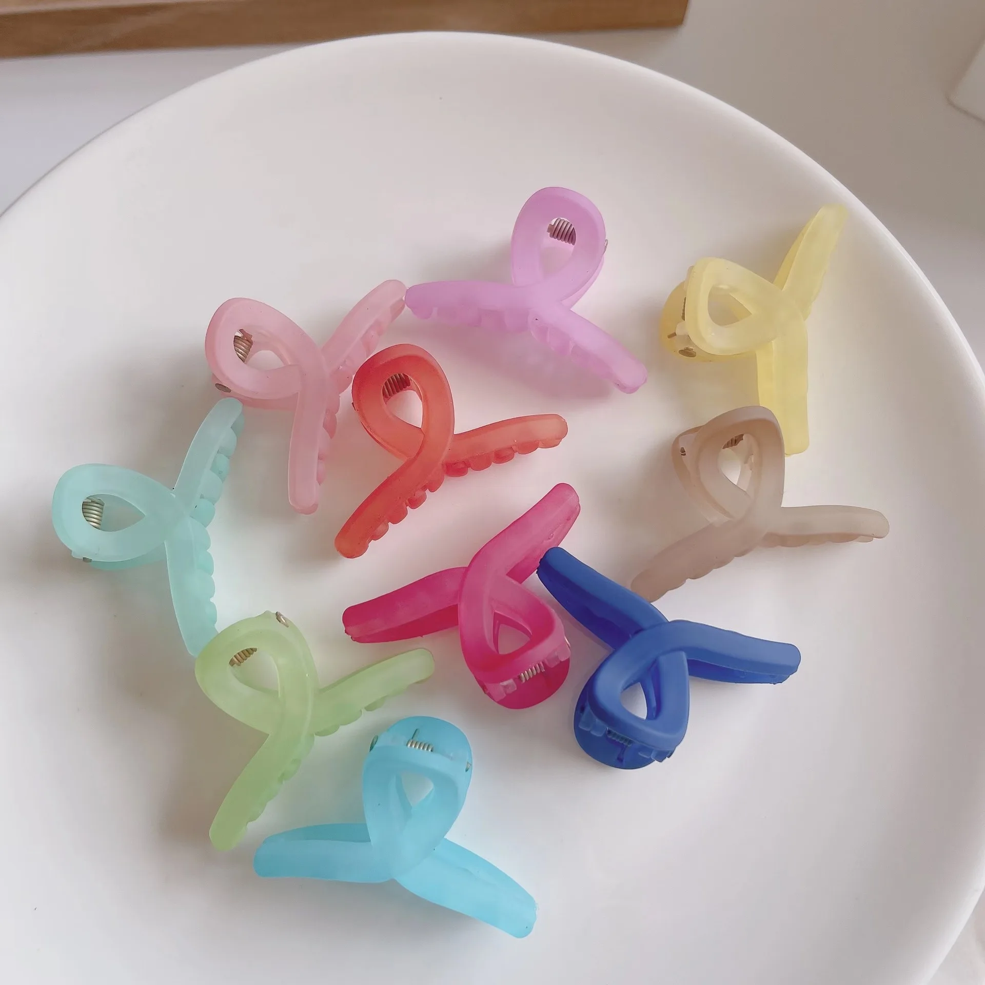 

10 Pcs Back Head Shark Hair Claw Clips Hairpin Children Candy Color Cute Matte Grabbing Hairpin Headwear Hair Accessories 2022