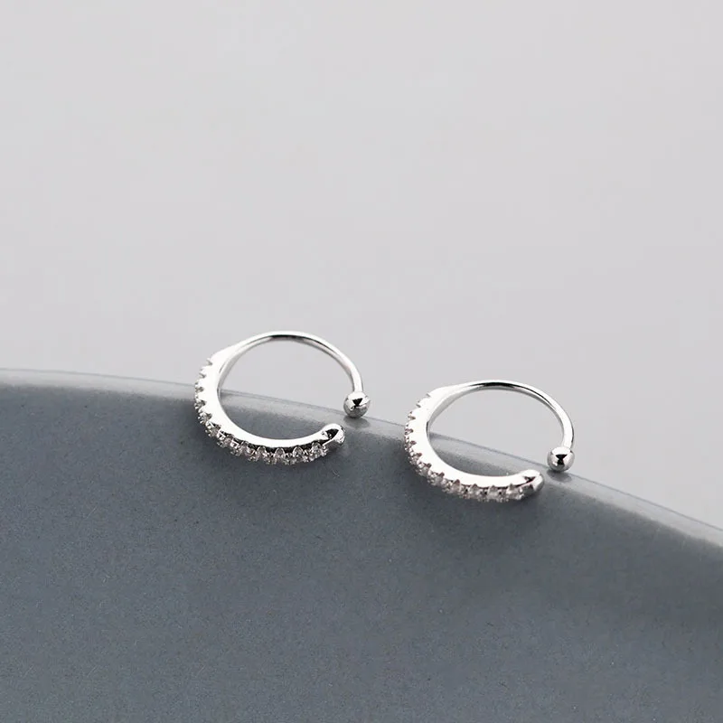 

S925pure silver ear clip without ear hole temperament simple cold wind advanced sense Earrings small and versatile Earbone nails
