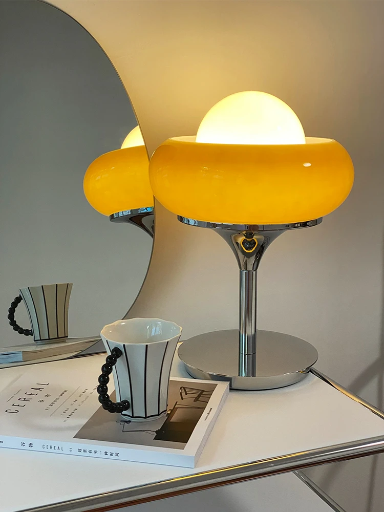 

Antique vintage desk lamps ins Nordic Bauhaus space age net celebrity retro warm desk bedside lamp