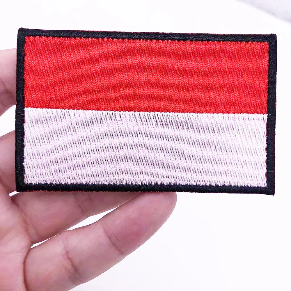 1PC Indonesian flag Indonesia Patches Armband bordir patch hook dan loop setrika pada bordir lencana strip militer