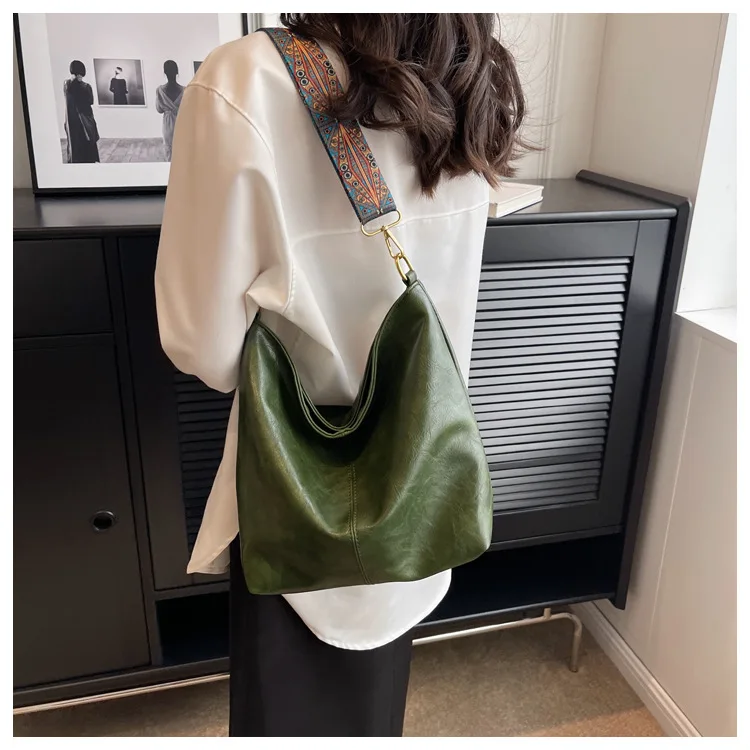 

Women Shoulder Bag 2023 PU Leather Purse and Handbag Female Shopper Summer Fashion Simple Irregular Underarm Crescent Bag