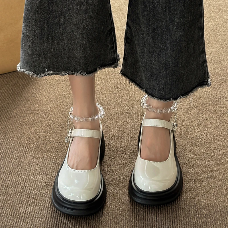 

Босоножки женские на среднем каблуке, с круглым носком