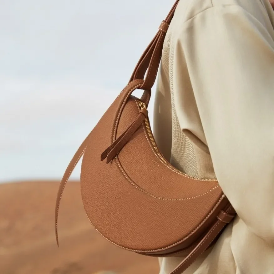 Design Crescent Bag Fashion Texture One-shoulder Underarm Bag Women's Diagonal Cowhide Leather Saddle Bag