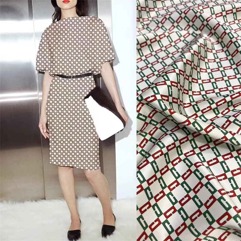 

Classic Fashion New Geometric Letter Printing Elastic Thread Satin Silk Fabric Luxury Brand Dress Shirt Designer Logo Fabric Div