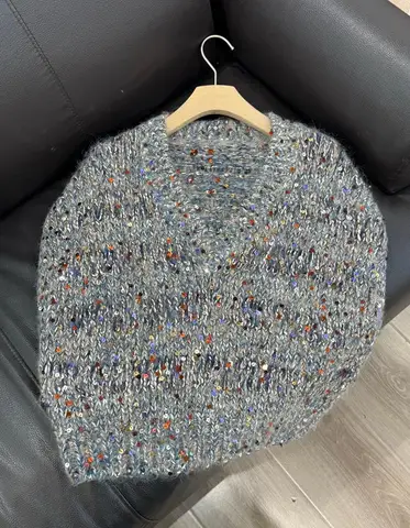 Женский мохеровый жилет с блестками