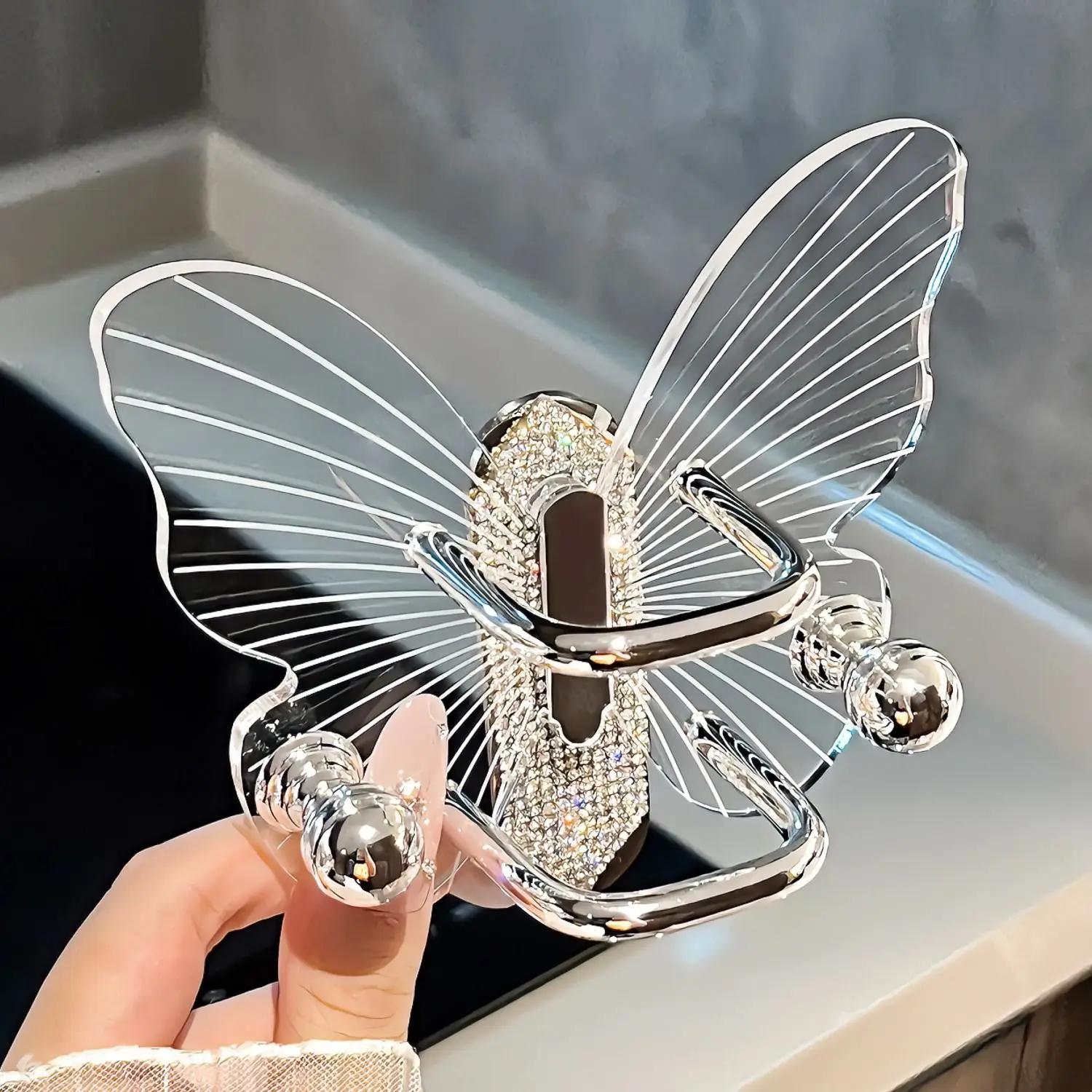 

Luxury bathroom butterfly comb rack wall-hung punch-free bathroom headband hairband hair ring storage hook.
