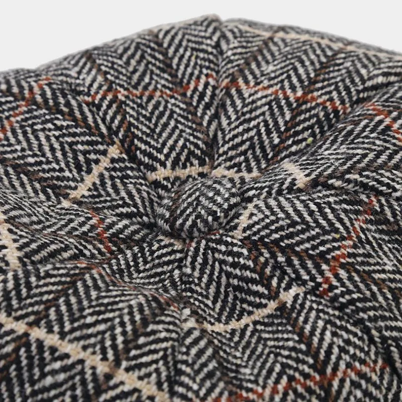 Рисунок 6 - Осенне-зимние кепки газетчика