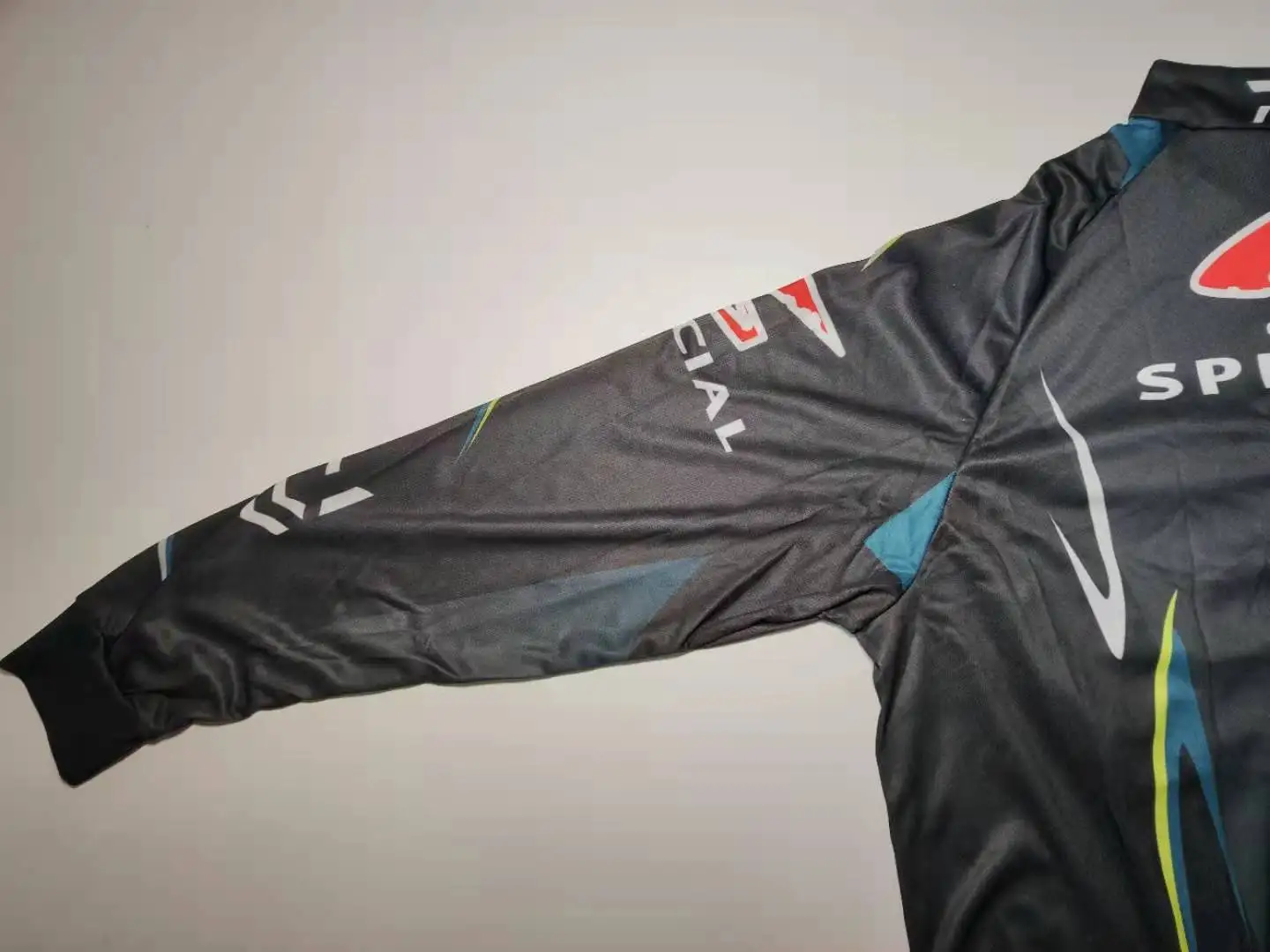 

2023 A Breathable Quick Drying Professional Fishing Clothes Summer Autumn Long Sleeve Mesh Hooded Fishing Jersey