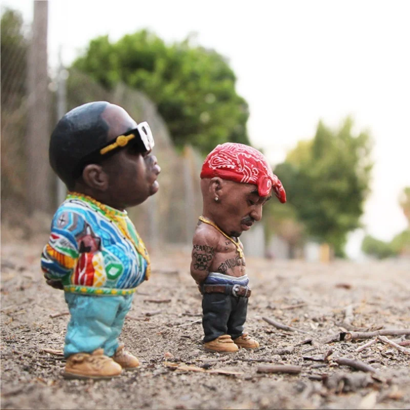

Resin Doll Characters Small Ornaments Handmade Crafts Rap Star Tattoo Artist R&b Decorative Sunglasses Ornaments Home Decoration