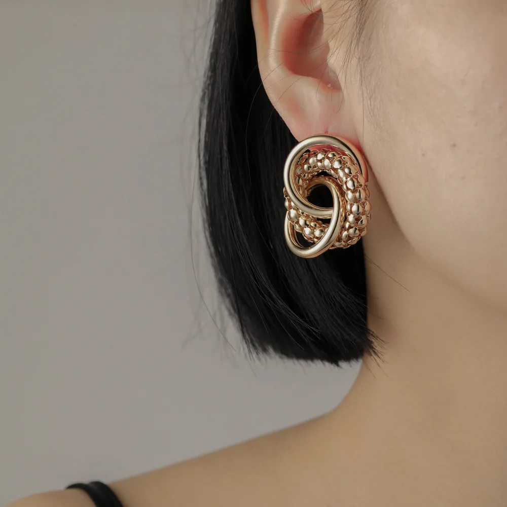 

New Luxury Gold Geometry Women Earrings Punk Metal Round Female Hoop Earring Fashion Ear Summer Jewelry Gift