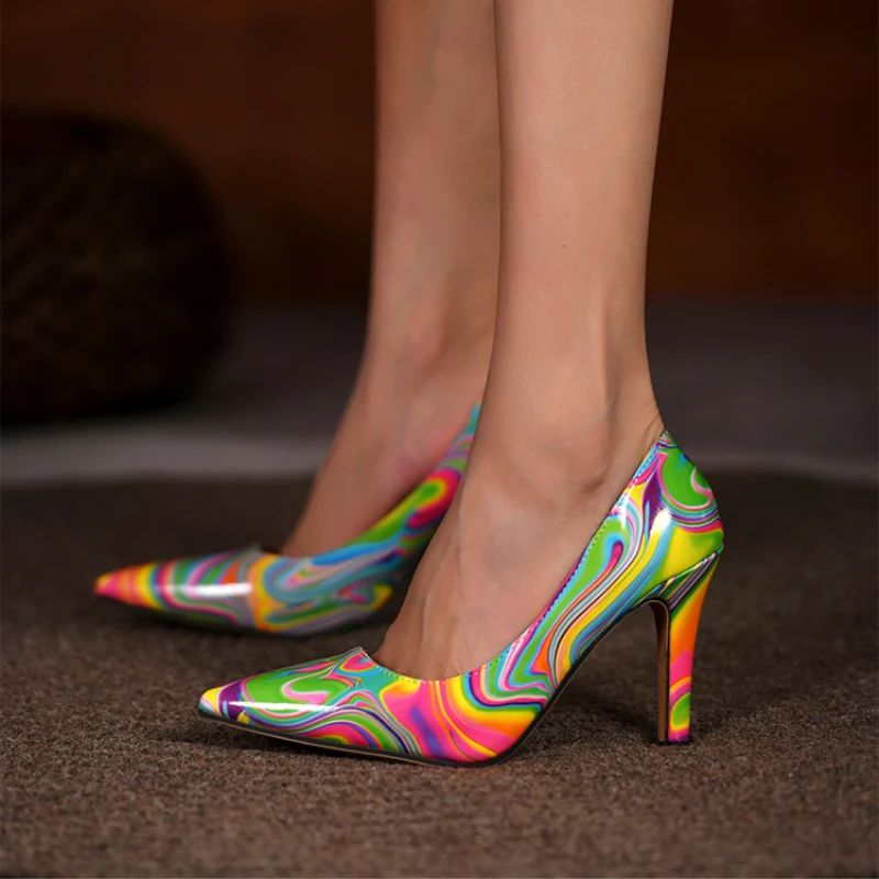 

2023 Ladies High Heels Pumps Satin New Stiletto Heels Abstract Printing Classic Pointed Toe Kopmkp Sexy