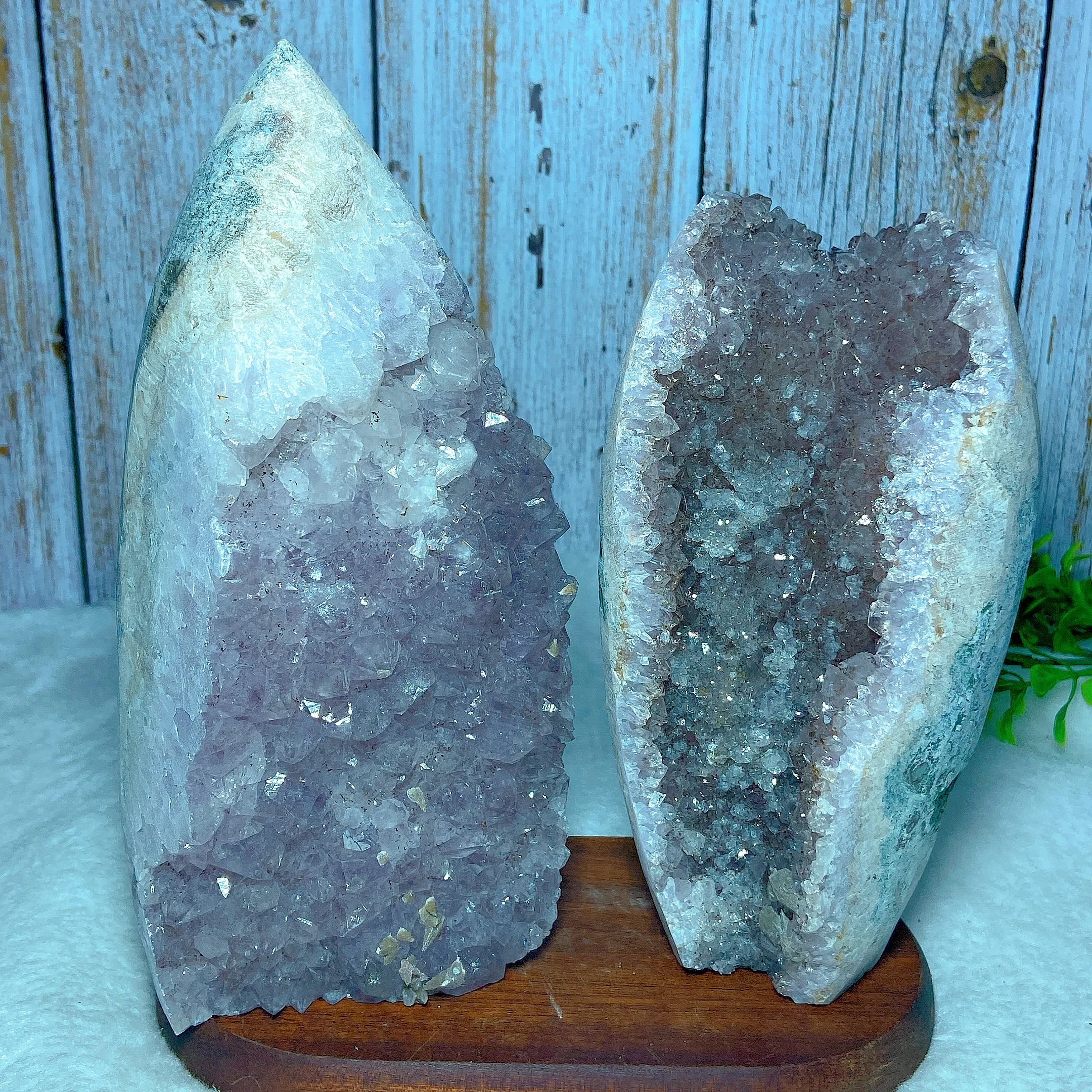 Необработанный аметистовый кластер